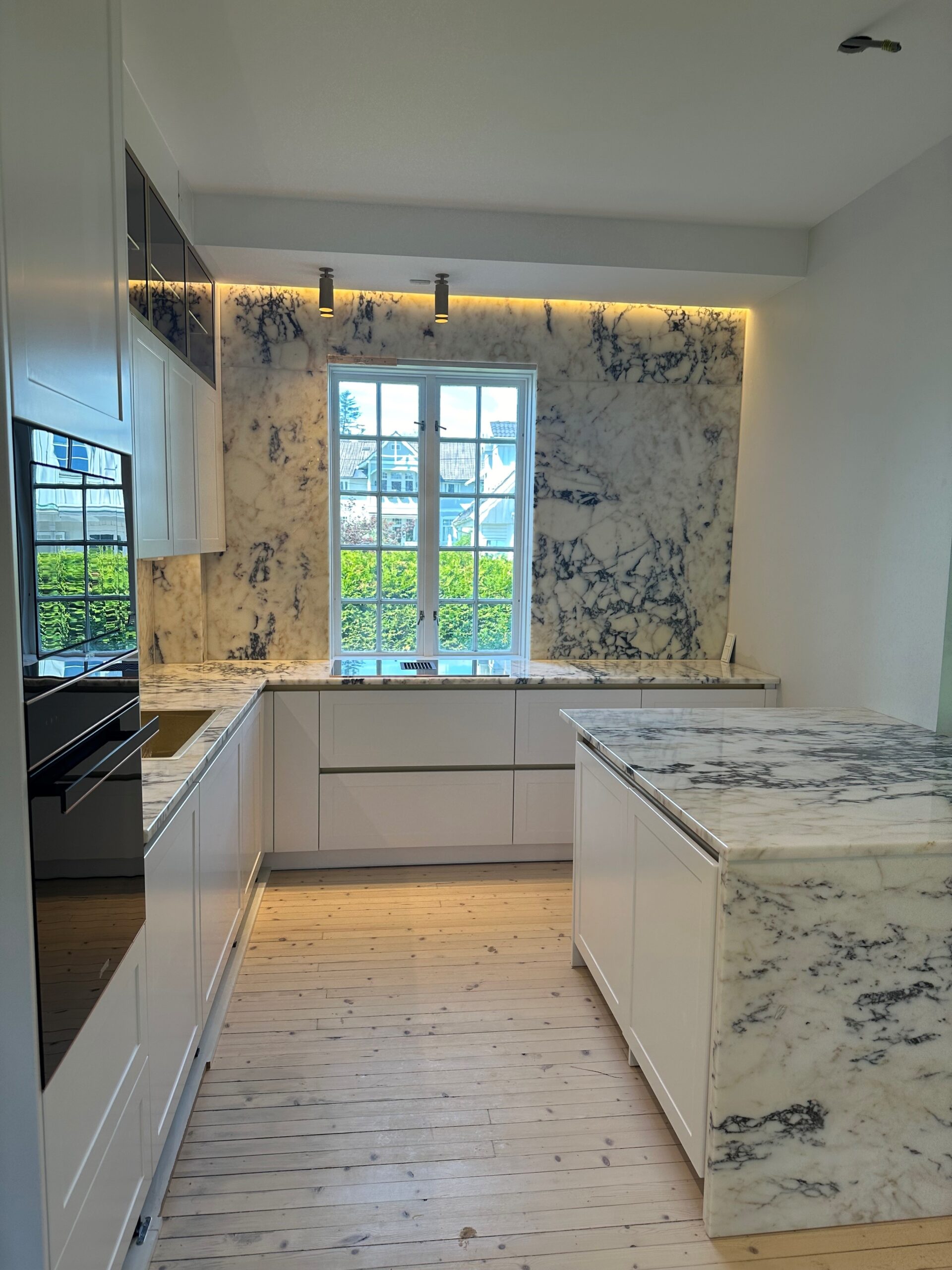 Afyon Violet Marble application example 1
